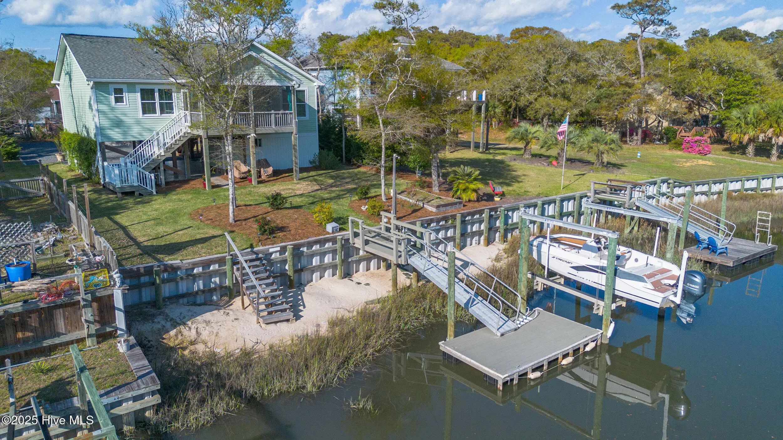 107 Sw 25th Street, Oak Island