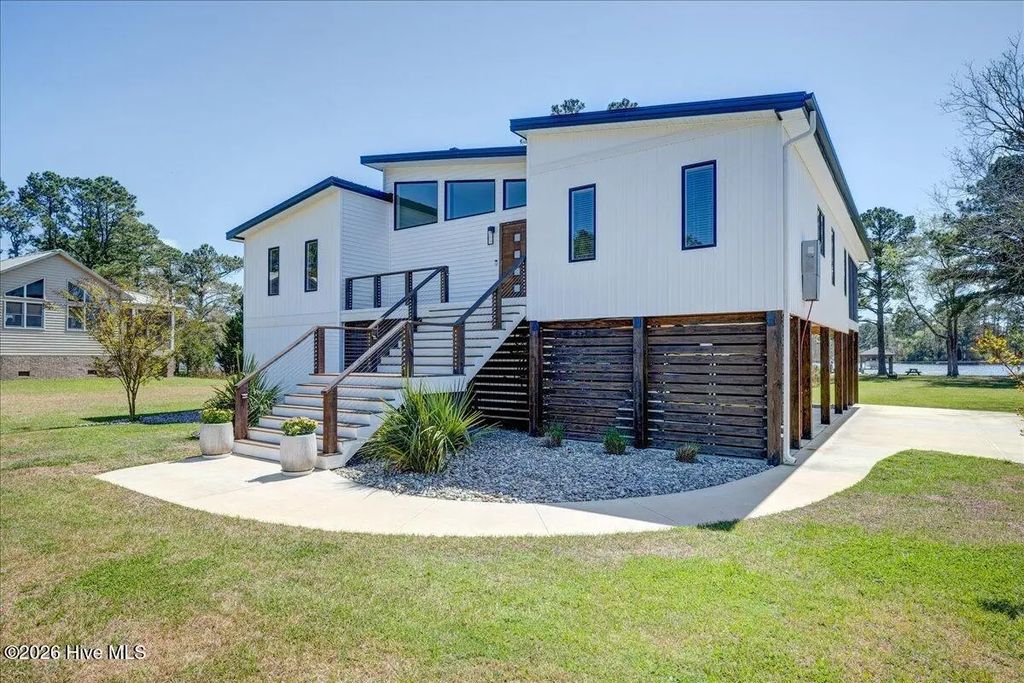 9226 Hart Drive, Oriental