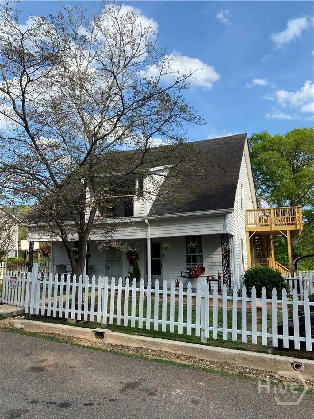 147 White Circle, Athens