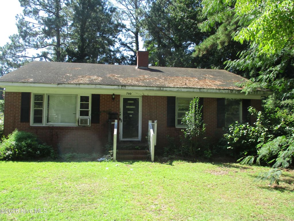700 Jones Avenue, Kinston