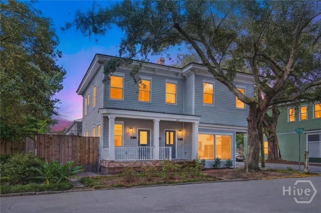 221 W Duffy Street A, Savannah