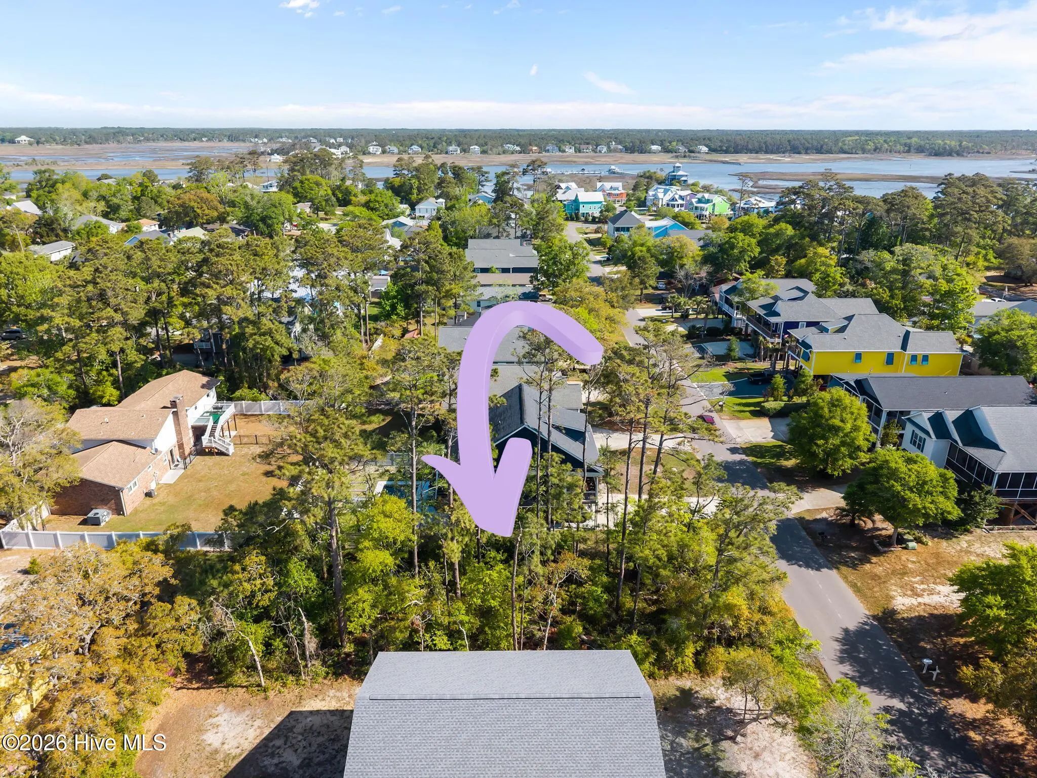 303 Ne 61st Street, Oak Island