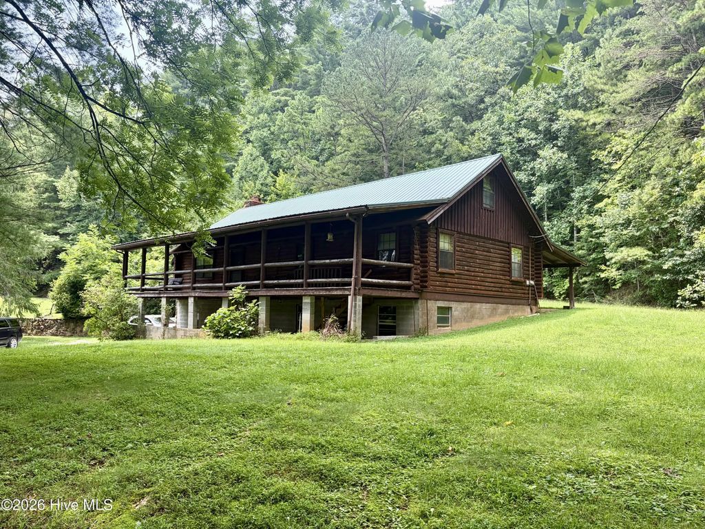 913 Franks Creek Road, Robbinsville