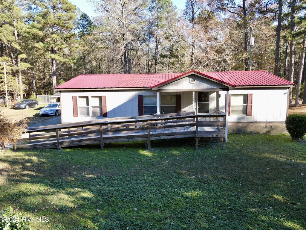 1109 Beegee Lane, Williamston