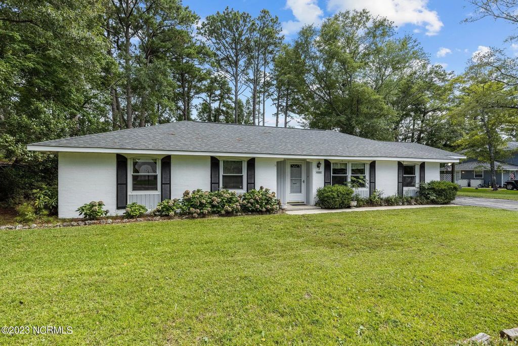 4303 Country Club Road, Morehead City