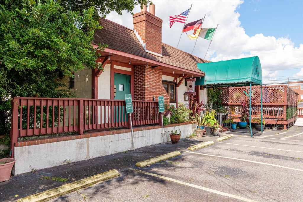 3044 Deans Bridge Road, 