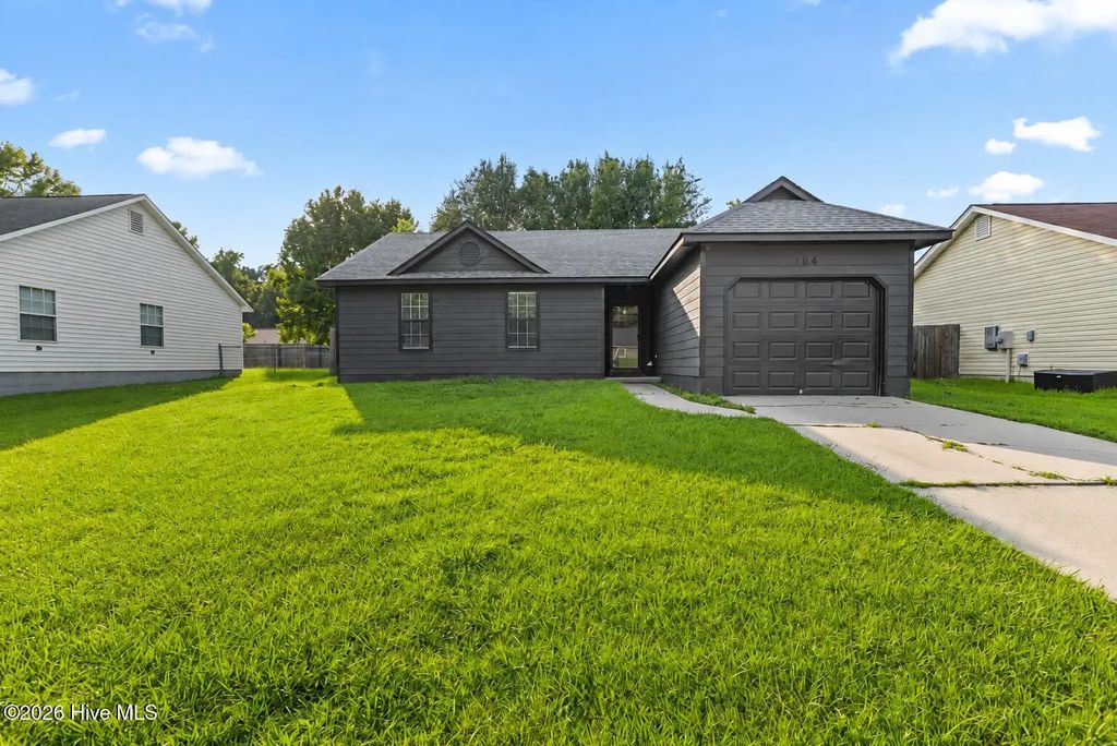 484 Hunting Green Drive, Jacksonville