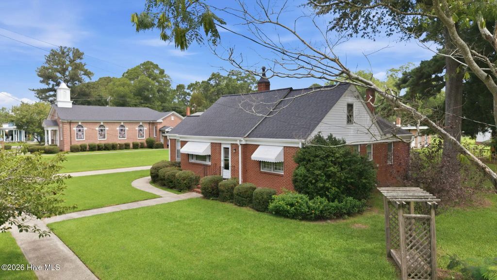 403 N Front Street, Hamilton