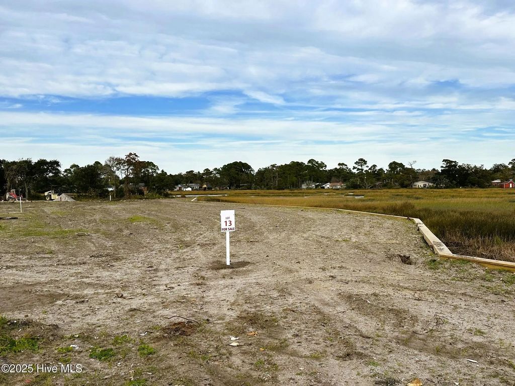 2400/2402 Ferabee Street, Morehead City