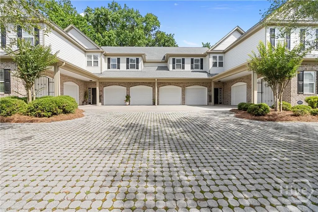 204 River Oaks Drive, Richmond Hill