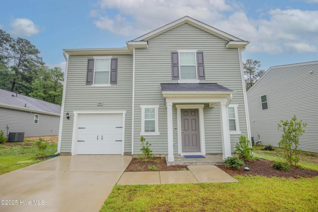 755 Conductor Court, Vass