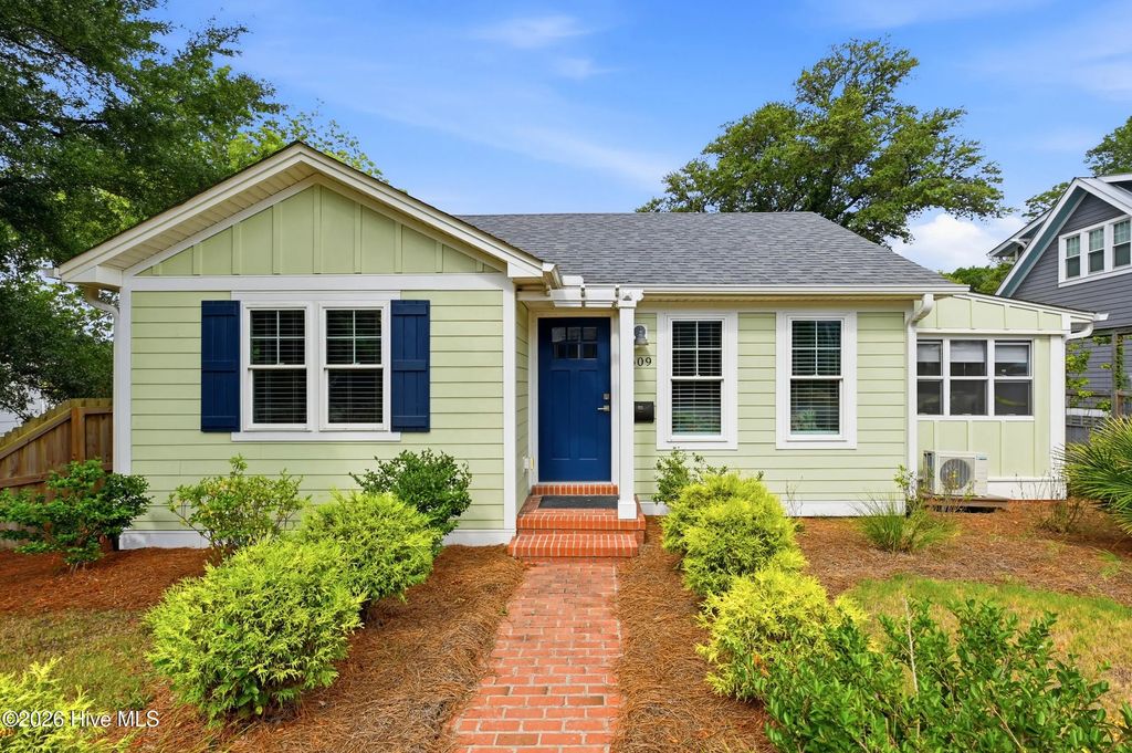 609 Clarendon Avenue, Southport