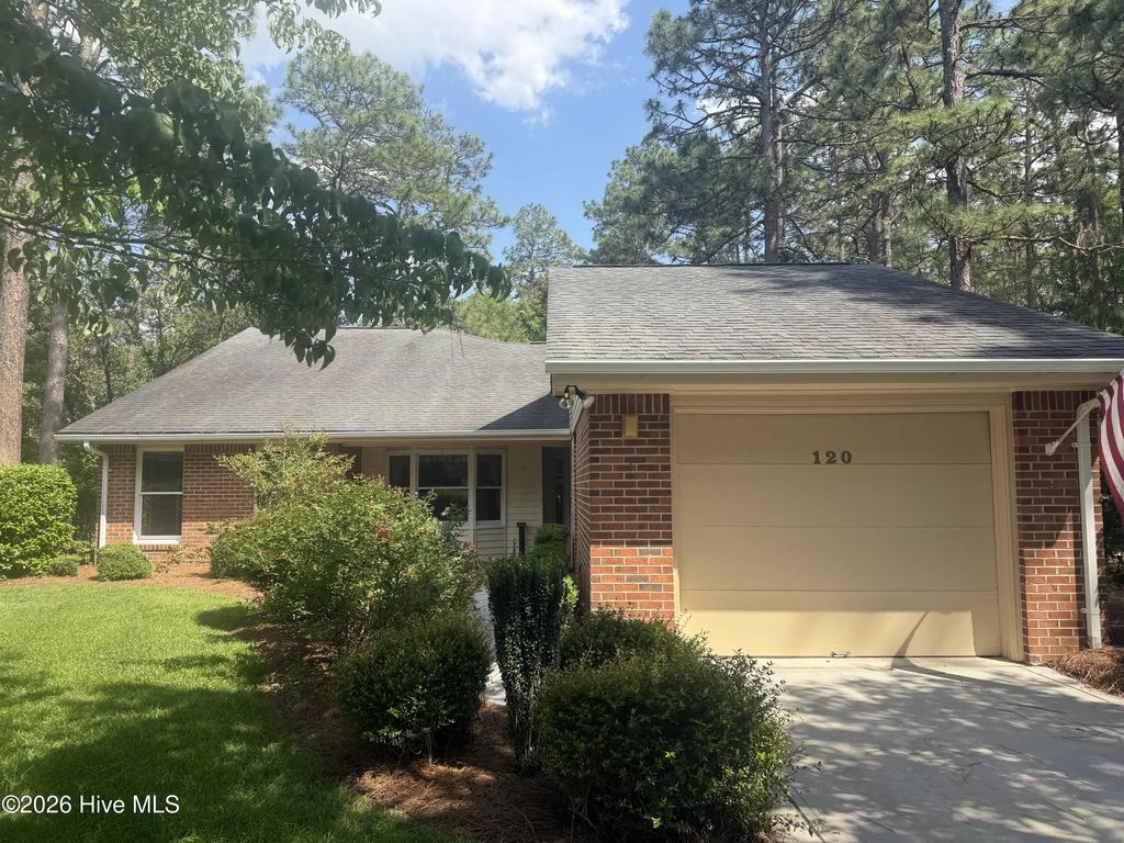 120 Robin Lane B-59, Pinehurst