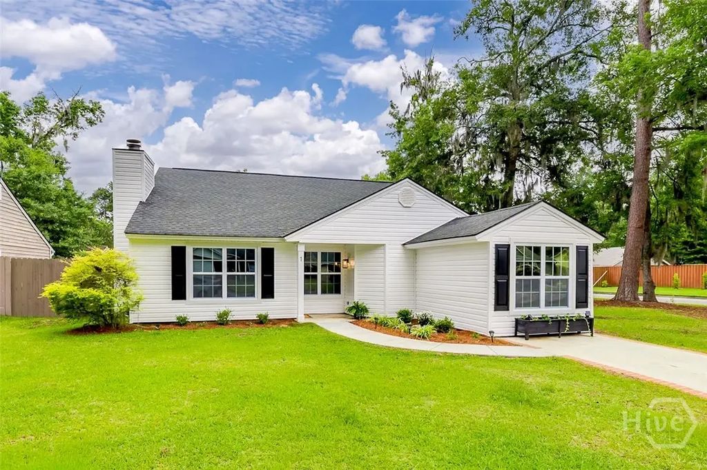 1 E White Hawthorne Drive, Savannah