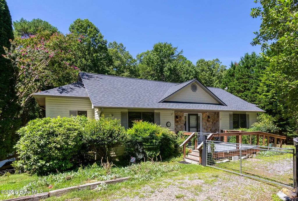 11 Turkey Trail, Warne