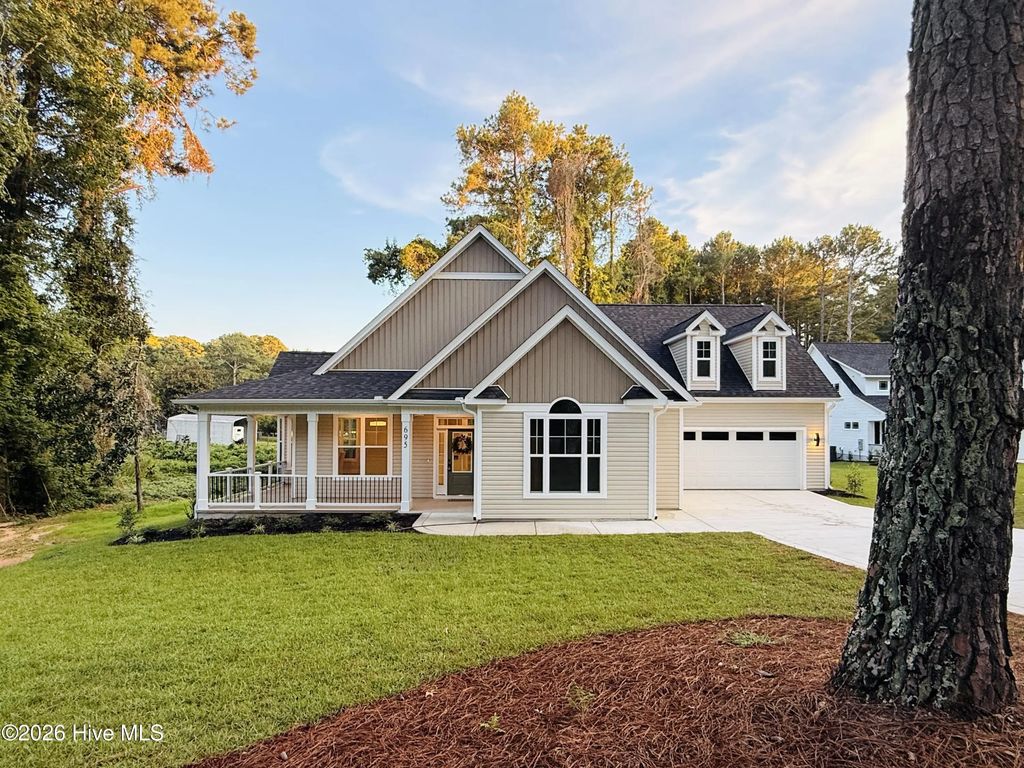 695 Sunset Drive, Carthage