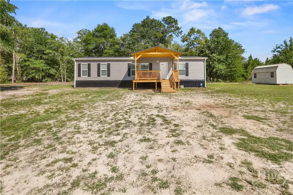 181 Dewey Rush Landing Road, Glennville