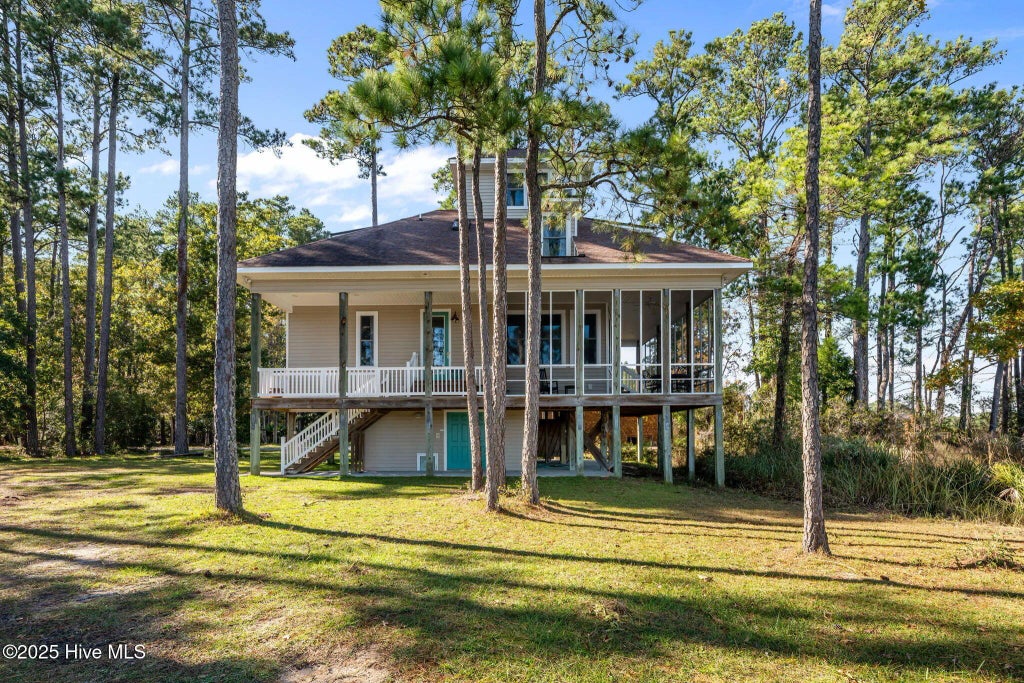 42 Lori Lane, Oriental