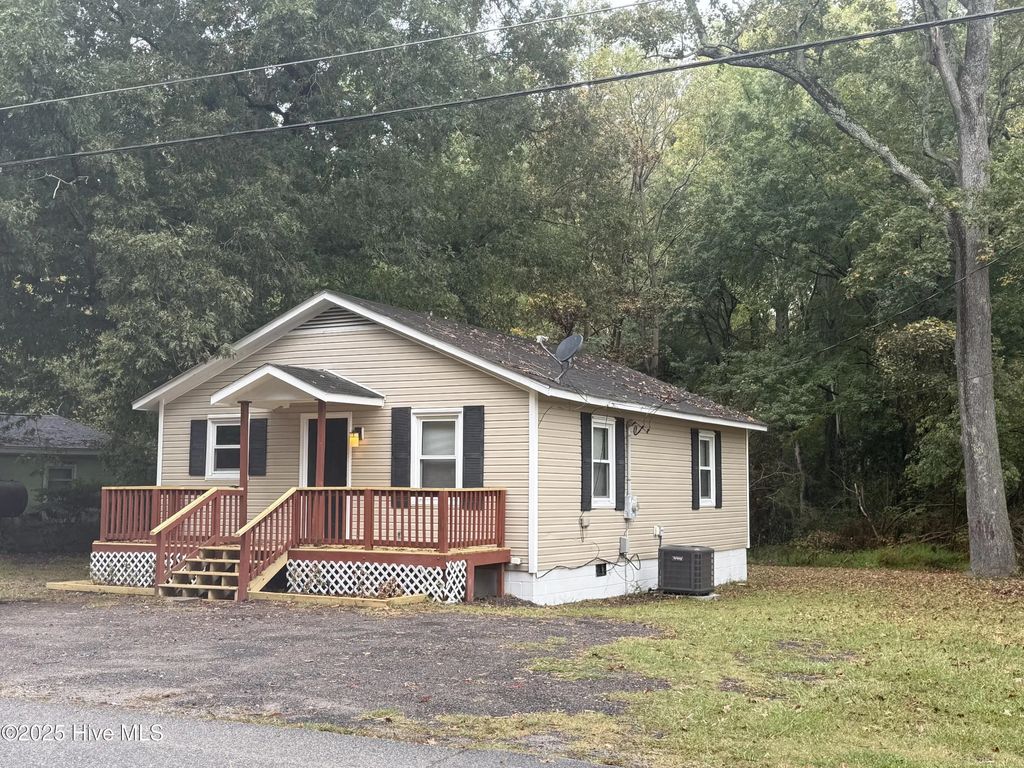218 Warren Avenue, Bunn