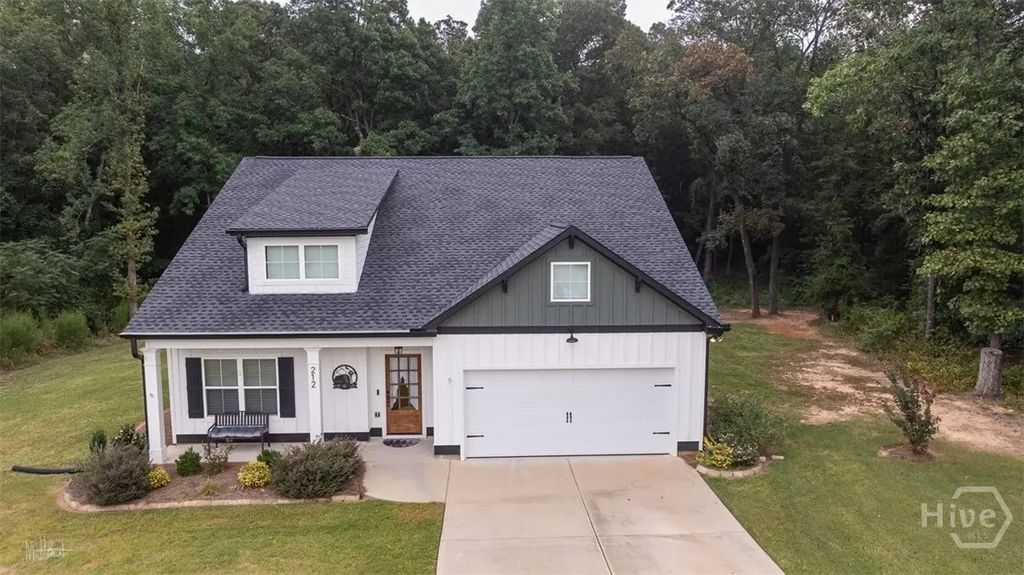 212 Live Oak Ln, Comer