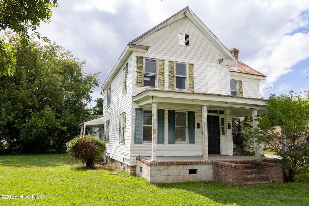 313 N Oakum Street, Edenton