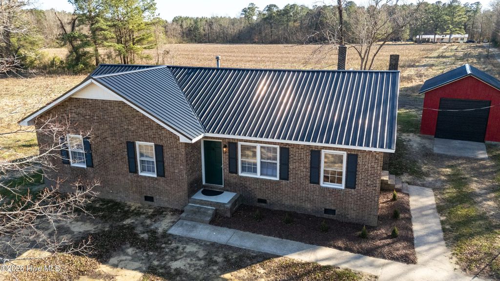 702 Jones White Road, Roper