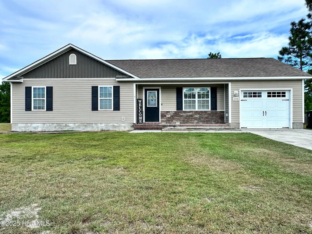 308 Basil Court, Hubert