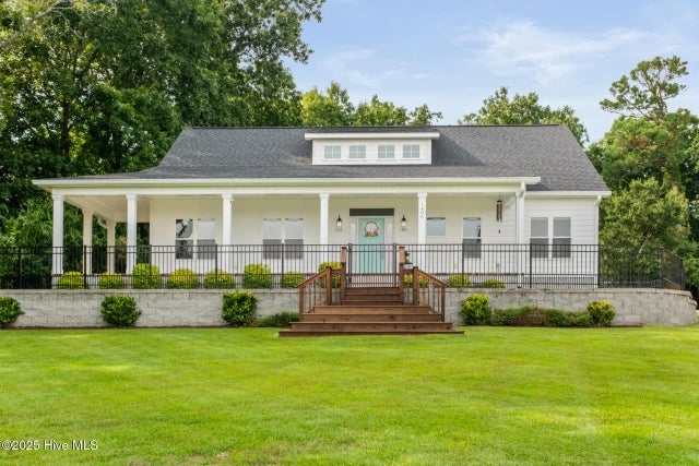 1406 Kings Landing Road, Hampstead