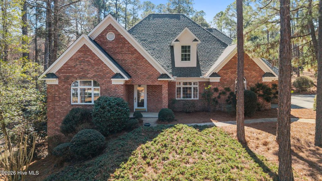 22 Lochmere Drive, Pinehurst
