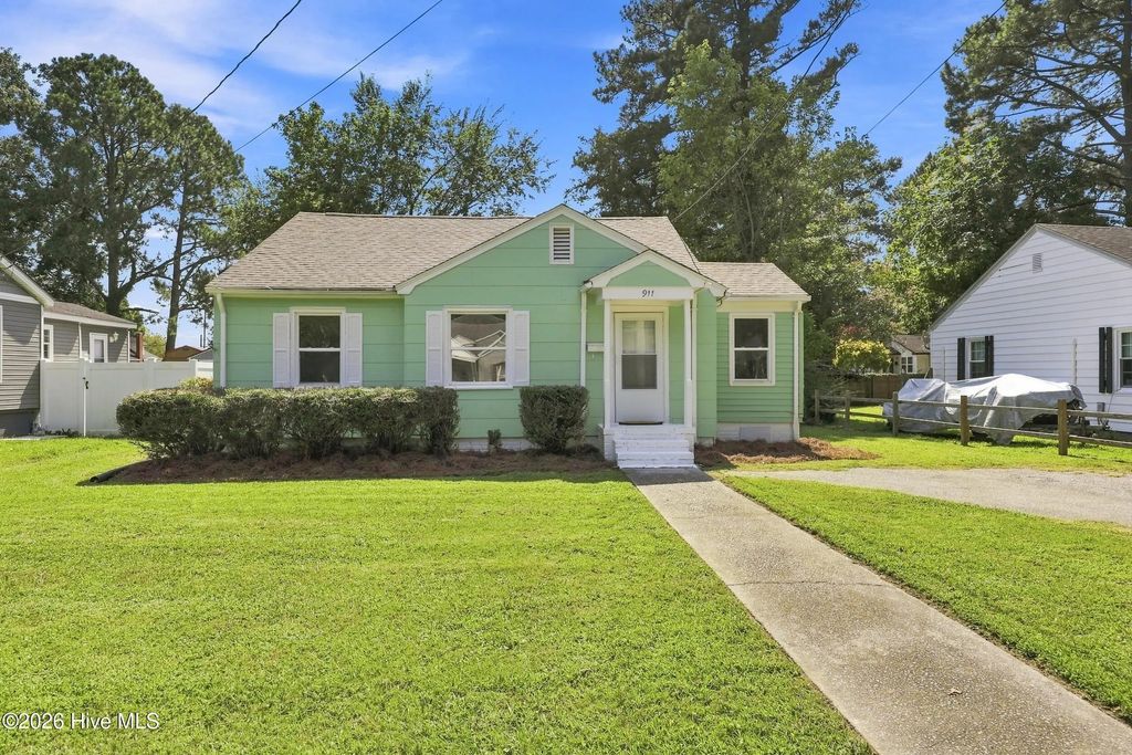 911 Bartlett Avenue, Elizabeth City