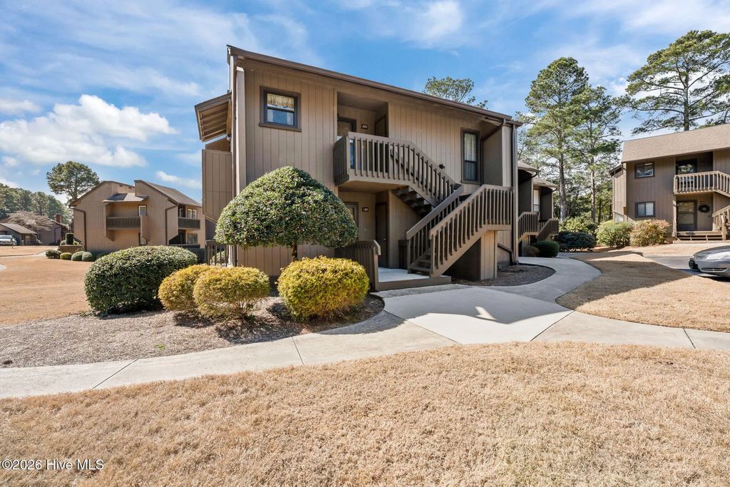 10 Pine Tree Road #122, Pinehurst