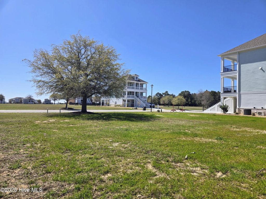 216 Colleton Square, Newport