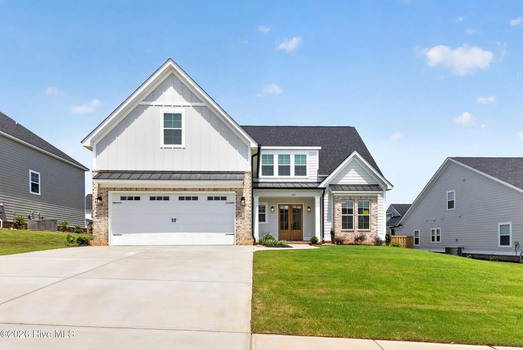 445 Woodlawn Street, Columbia
