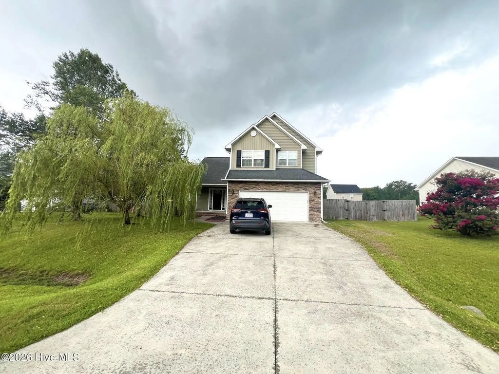 314 Springcreek Court, Hubert