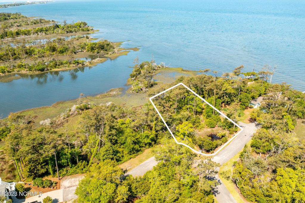 3 West Court, Pine Knoll Shores