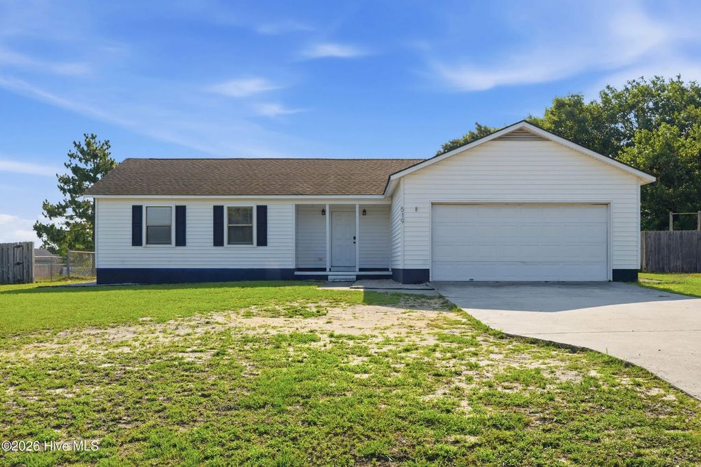 519 Sand Ridge Road, Hubert
