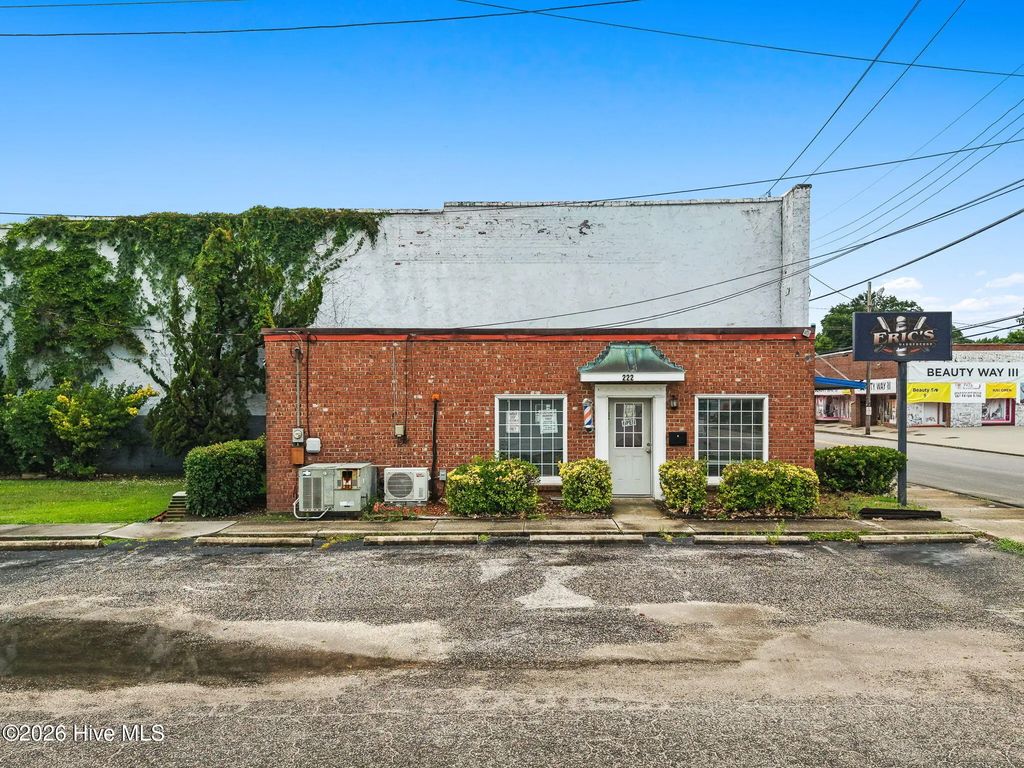 222 N Brown Street, Chadbourn