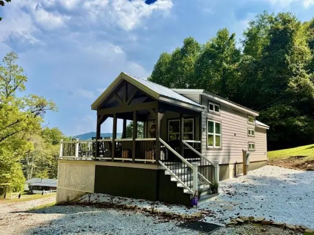 1351 Cody Branch, Robbinsville