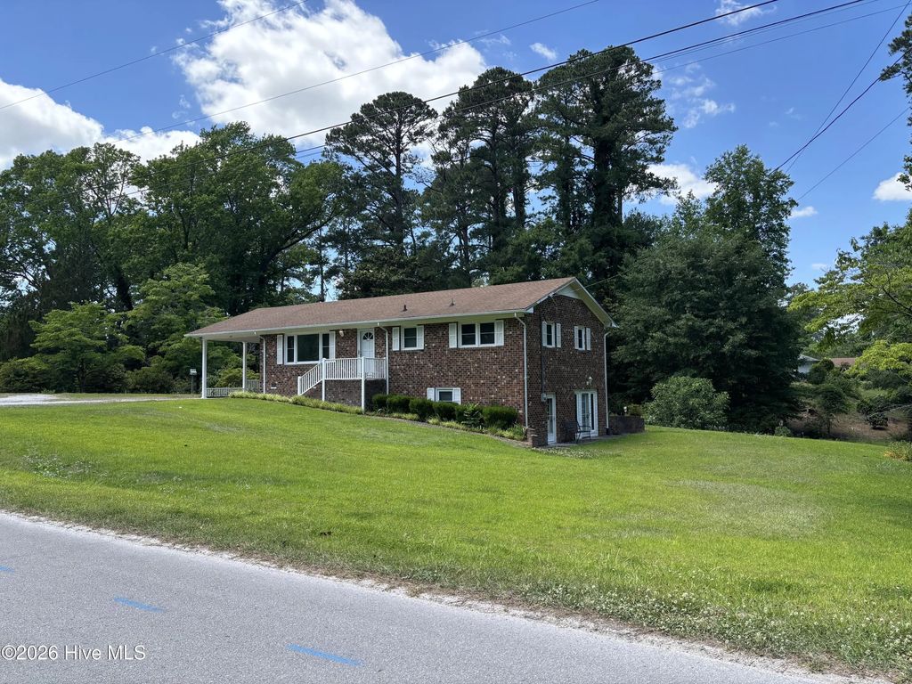 312 Neuse Cliffs Road, New Bern