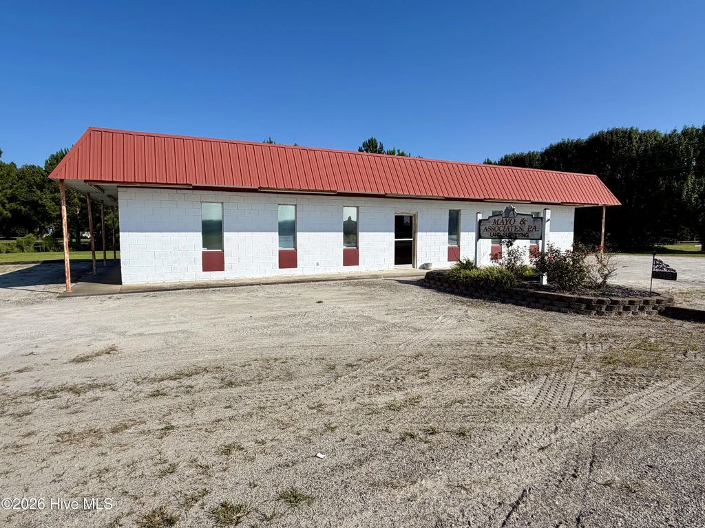 10121 Us Highway 17 S, Vanceboro