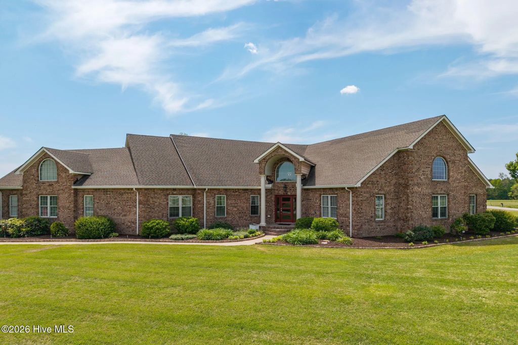 106 Phyllis Court, Moyock