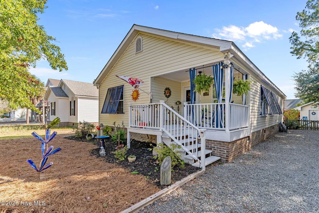 212 Ne 33rd Street, Oak Island Wooded