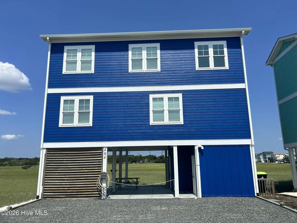 494 Ocean Boulevard W, Holden Beach