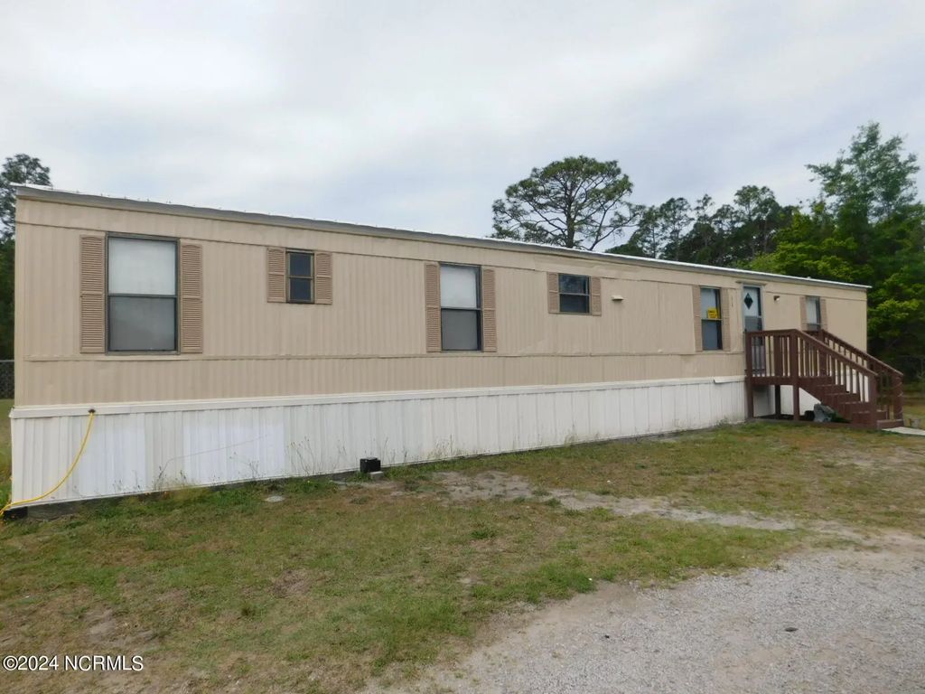 358 White Oak Drive, Newport