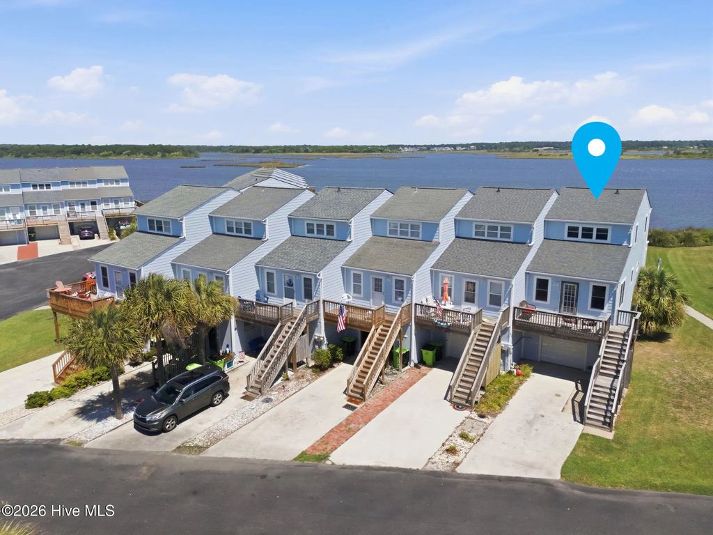 24 Bermuda Landing Place, North Topsail Beach