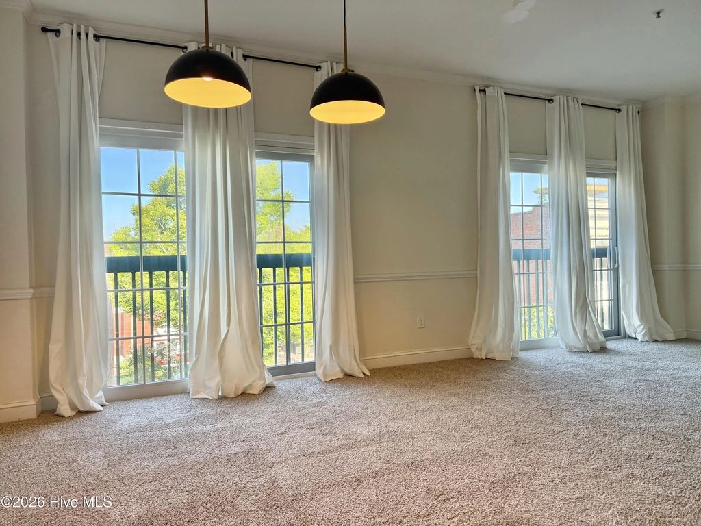 212 Middle Street 303, New Bern