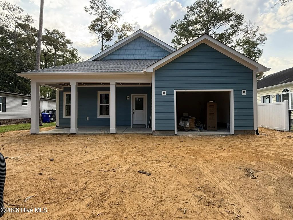 254 Ne 66th Street, Oak Island