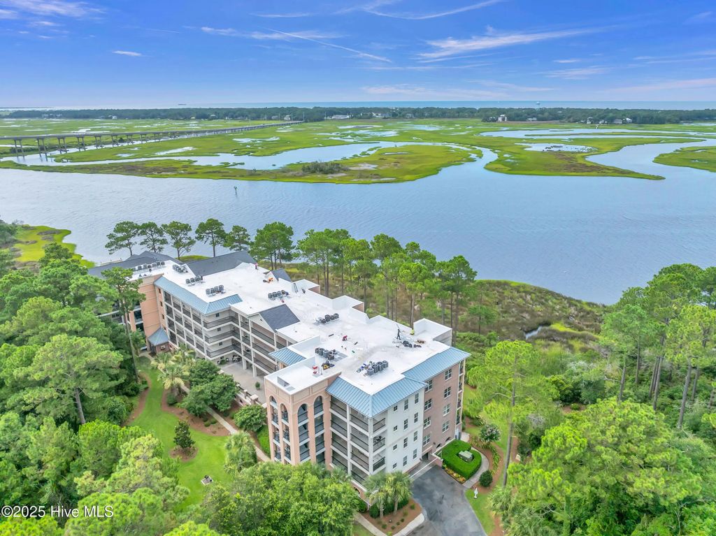 2100 Marsh Grove Lane Unit 2102, Southport