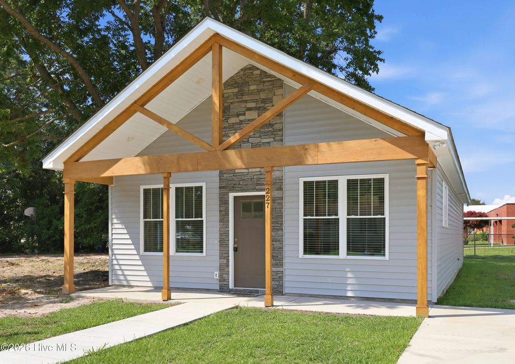 227 Hammond Street, Winterville