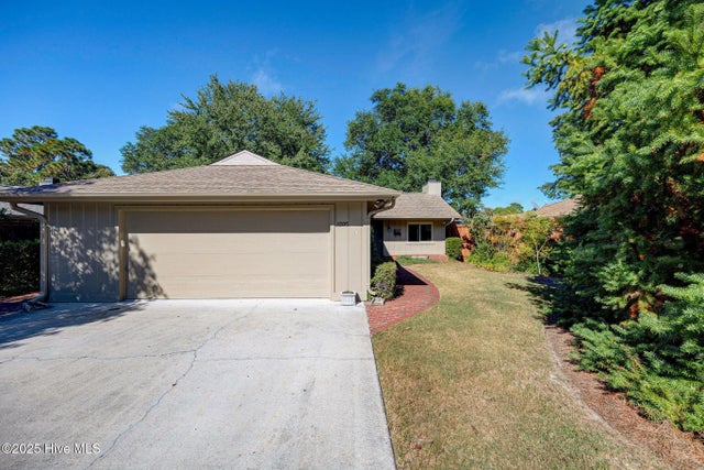 1205 Two Mile Circle W, Wilmington